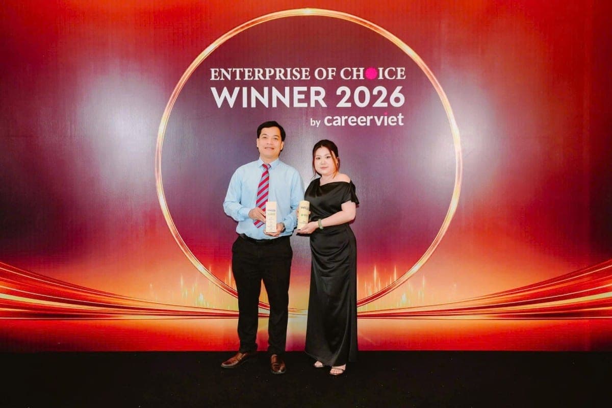 Đại diện Bệnh viện Đa khoa Việt Mỹ cùng các kỷ niệm chương tại lễ vinh danh Enterprise of Choice 2026.