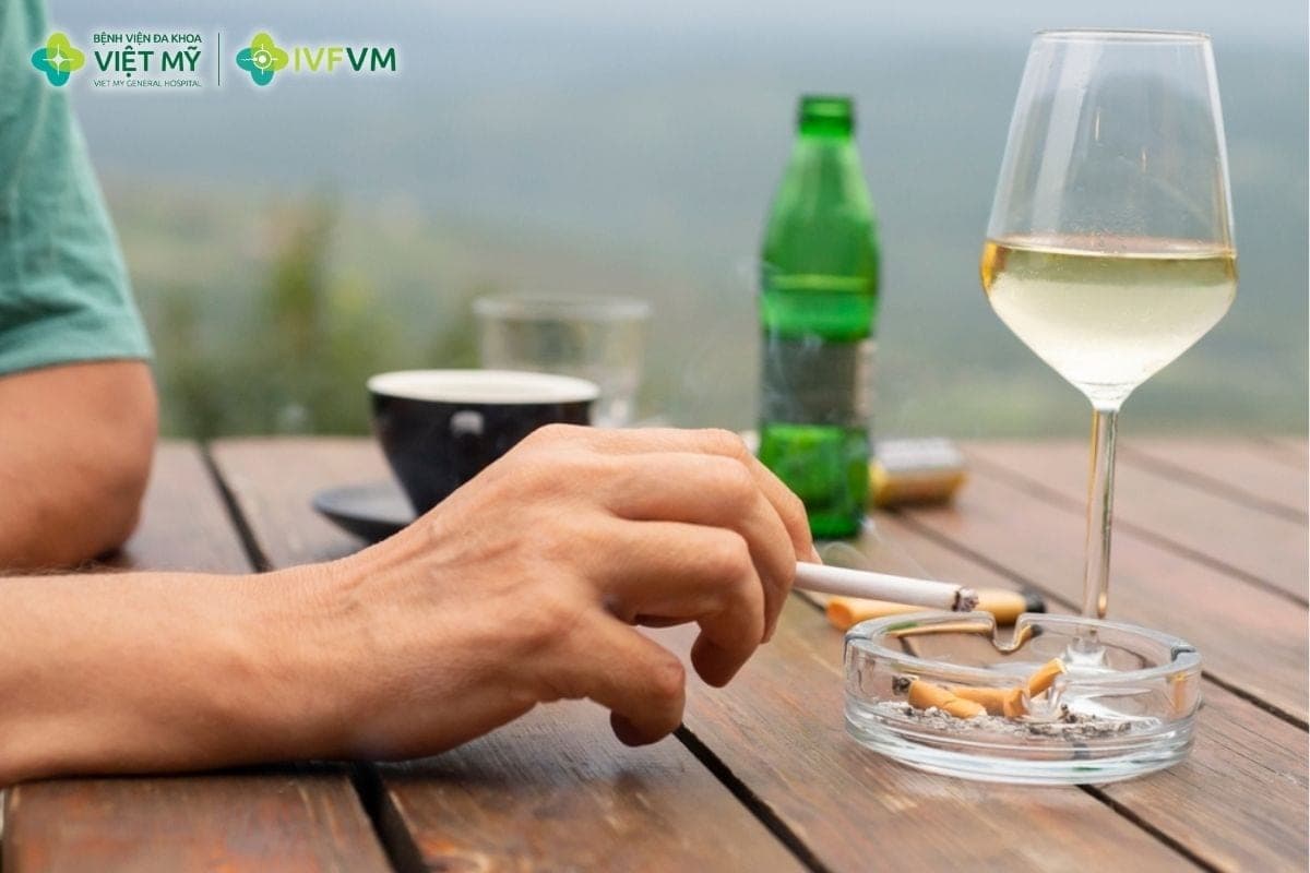 Hút thuốc lá, uống nhiều rượu bia, thiếu ngủ và ít vận động có thể làm giảm chất lượng trứng, tinh trùng