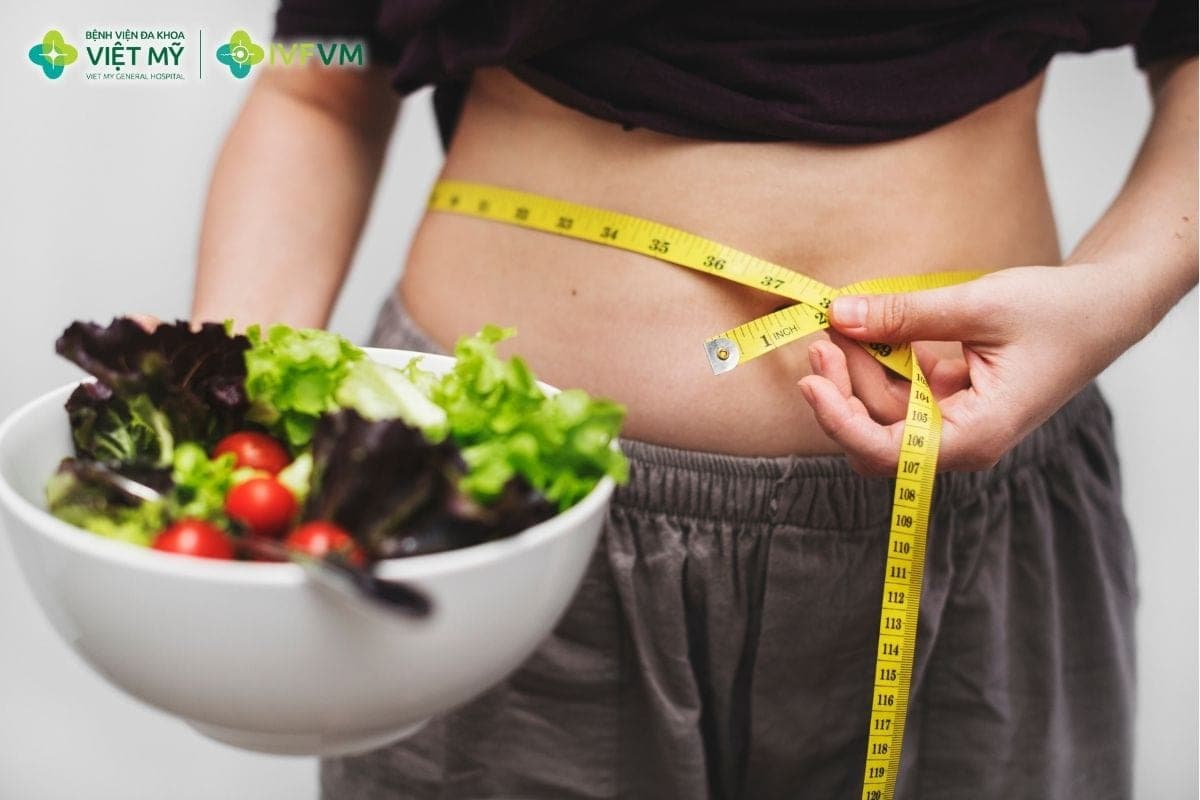 Phụ nữ mắc PCOS nên ưu tiên kiểm soát cân nặng và kháng insulin trước IVF để hỗ trợ quá trình phát triển noãn