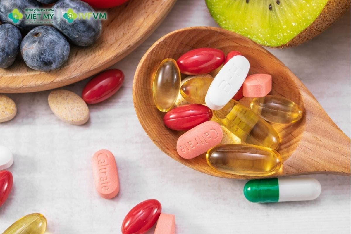 Vi chất hỗ trợ sinh sản chỉ nên được bổ sung khi có chỉ định, dựa trên nhu cầu và tình trạng của từng người