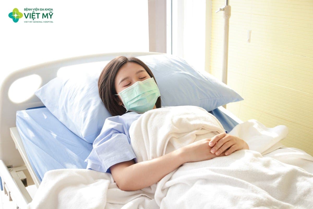 Sau nội soi dạ dày không gây mê, người bệnh nên nghỉ ngơi và theo dõi sức khỏe theo hướng dẫn của nhân viên y tế