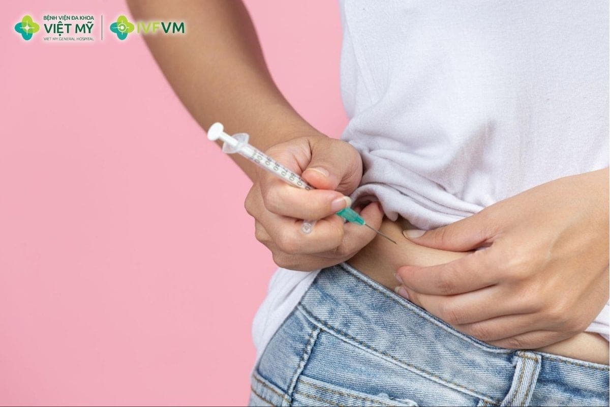 Trong quá trình dùng thuốc kích trứng cần tiêm đúng liều, tái khám đúng lịch và theo dõi các dấu hiệu bất thường