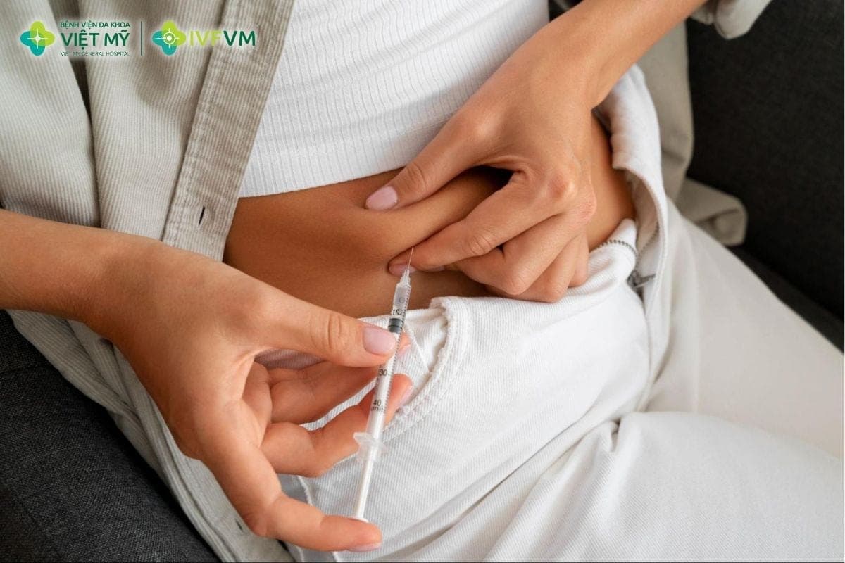 Người bệnh có thể tự tiêm thuốc kích trứng tại nhà bằng bút tiêm định liều sau khi được nhân viên y tế hướng dẫn kỹ thuật trực tiếp